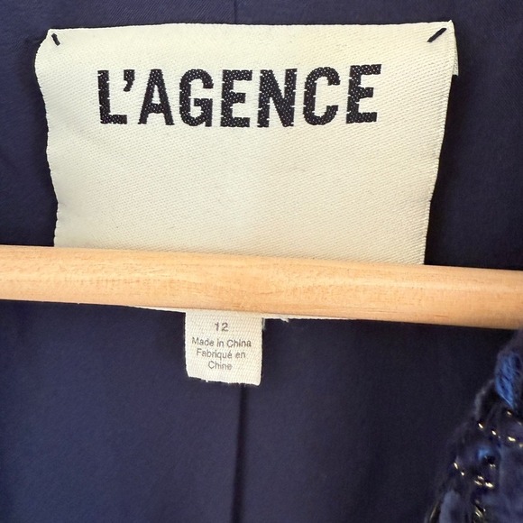 L'AGENCE Chamberlain Tweed Blazer in Dark Sequin Blue Size 12 - Picture 2 of 12